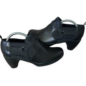 Merrell Evera Rush Women’s Black Leather Stretch Heeled Ankle Booties Boots SZ 9